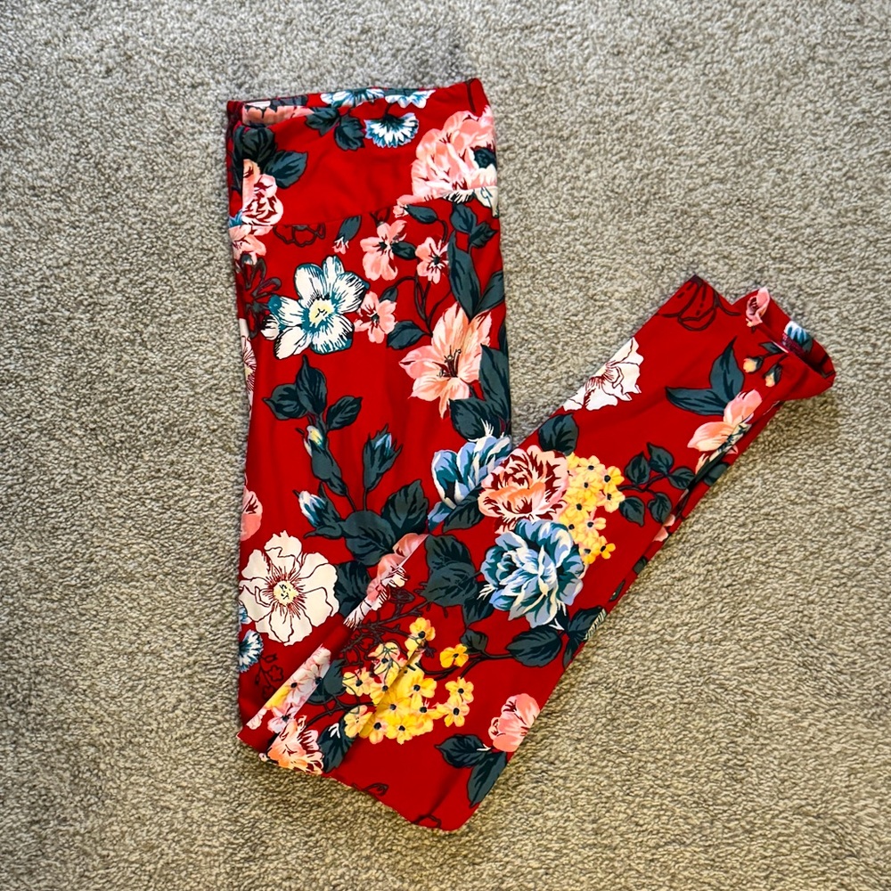LuLaRoe - ❤️ Tall and Curvy Leggings
